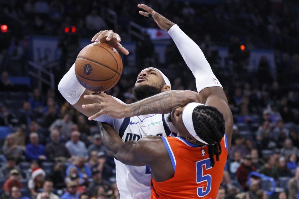 推动她迈入 推动她迈入